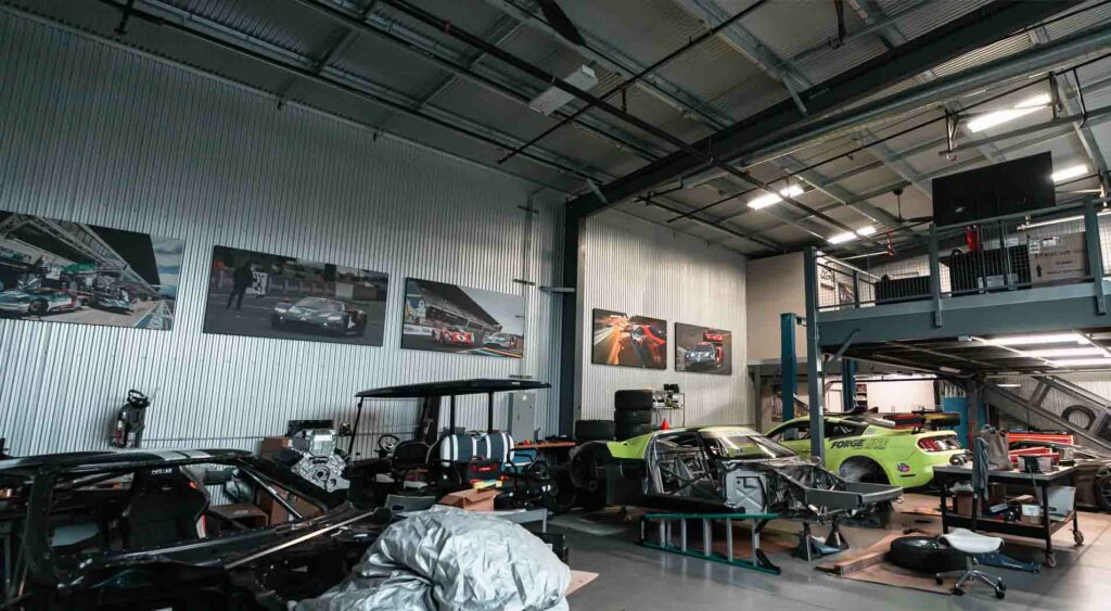 GT1 Garage small size-6 (1)